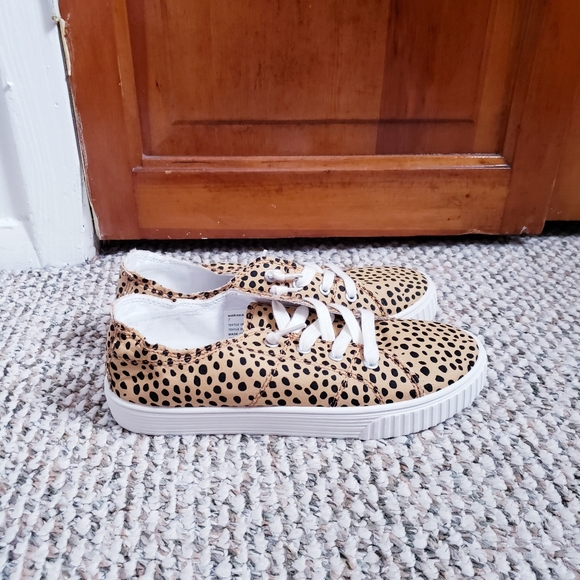 Madden Girl Sneaker - Picture 2 of 6